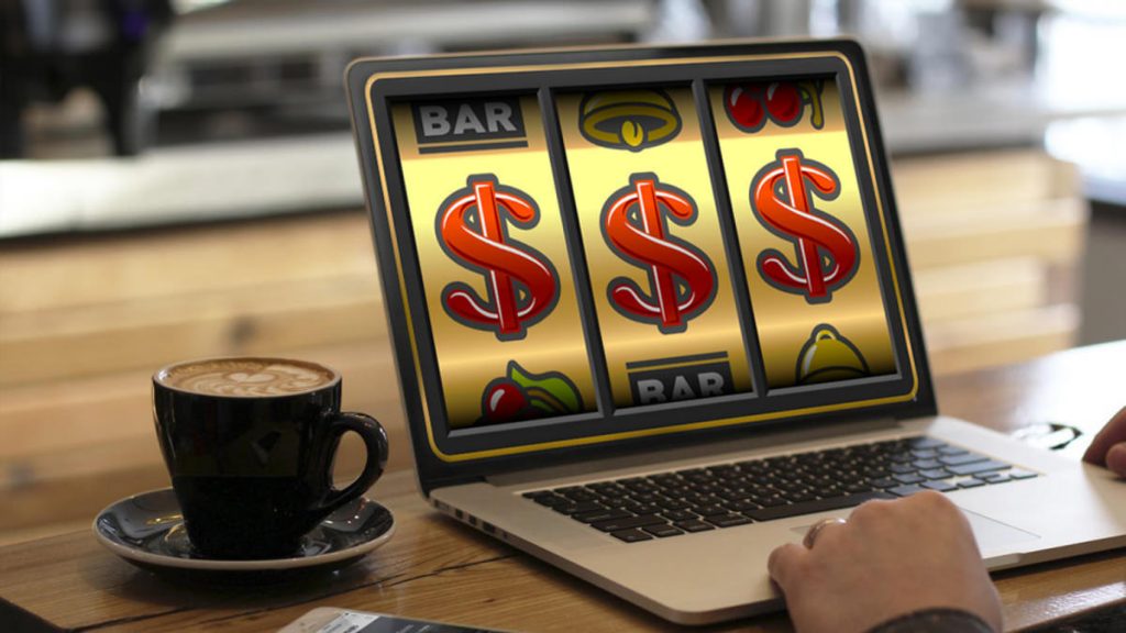 Tips For Playing And Winning At An Online Slot Machine: Beginners Guide